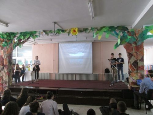 Serbia ecological class on saving life in the rainforest and then enters Frogs Are Green's 2018 Kids Art Contest