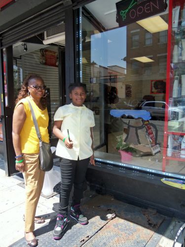 Ja-Nyah-Ford-PS22-paints-City-of-Trees-507-Central-Ave