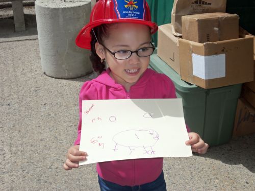 Young-girl-with-her-frog-drawing