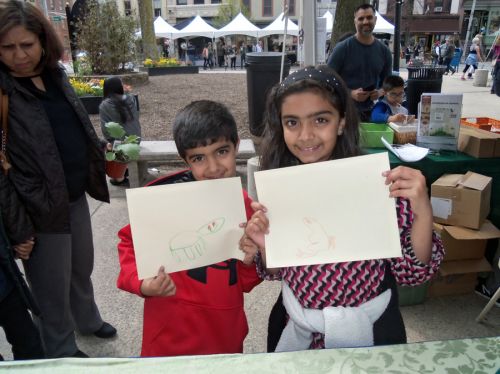 children-show-frog-drawings