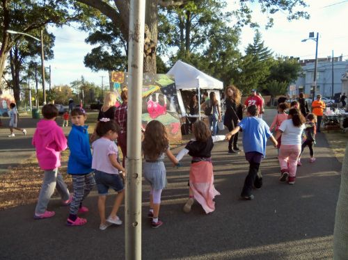 Fashion parade through washington park live