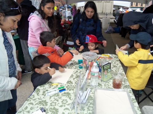 parents-see-literature-while-kids-draw-frogs
