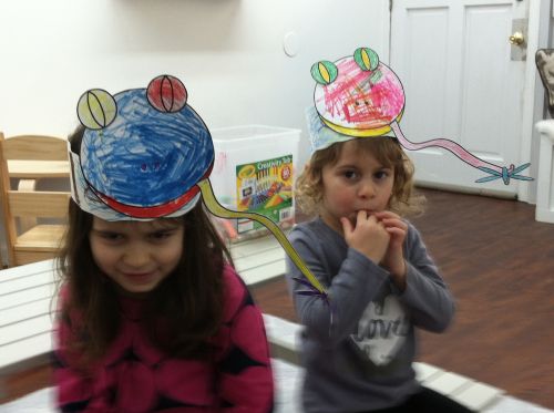 Children 3-6 years old study nature and art with Susan Newman, instructor at Little Bee Learning Studio in Hoboken, NJ