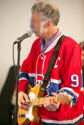 Dave Case with The Gully Hubbards at Frogs Are Green's Green Dream - Save the Frogs Day event at The Distillery Gallery in Jersey City. Photo by Danny Chong.