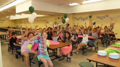 students-celebrate-101-wallce-school-frogs-book