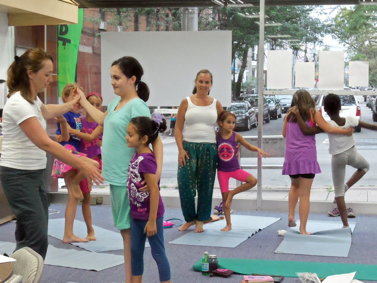 Children's yoga and art class